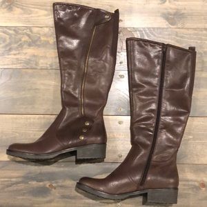 Woman’s Brown BareTraps Boots